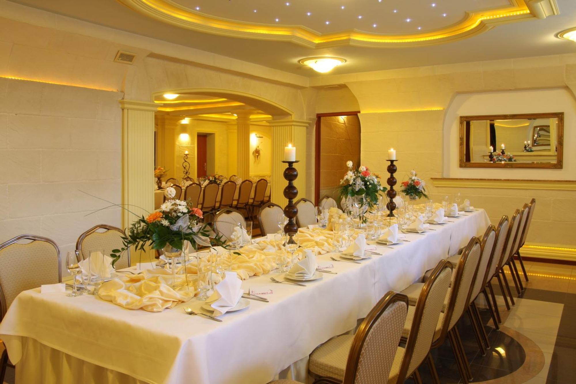Cumulus Hotel Będzin Kültér fotó